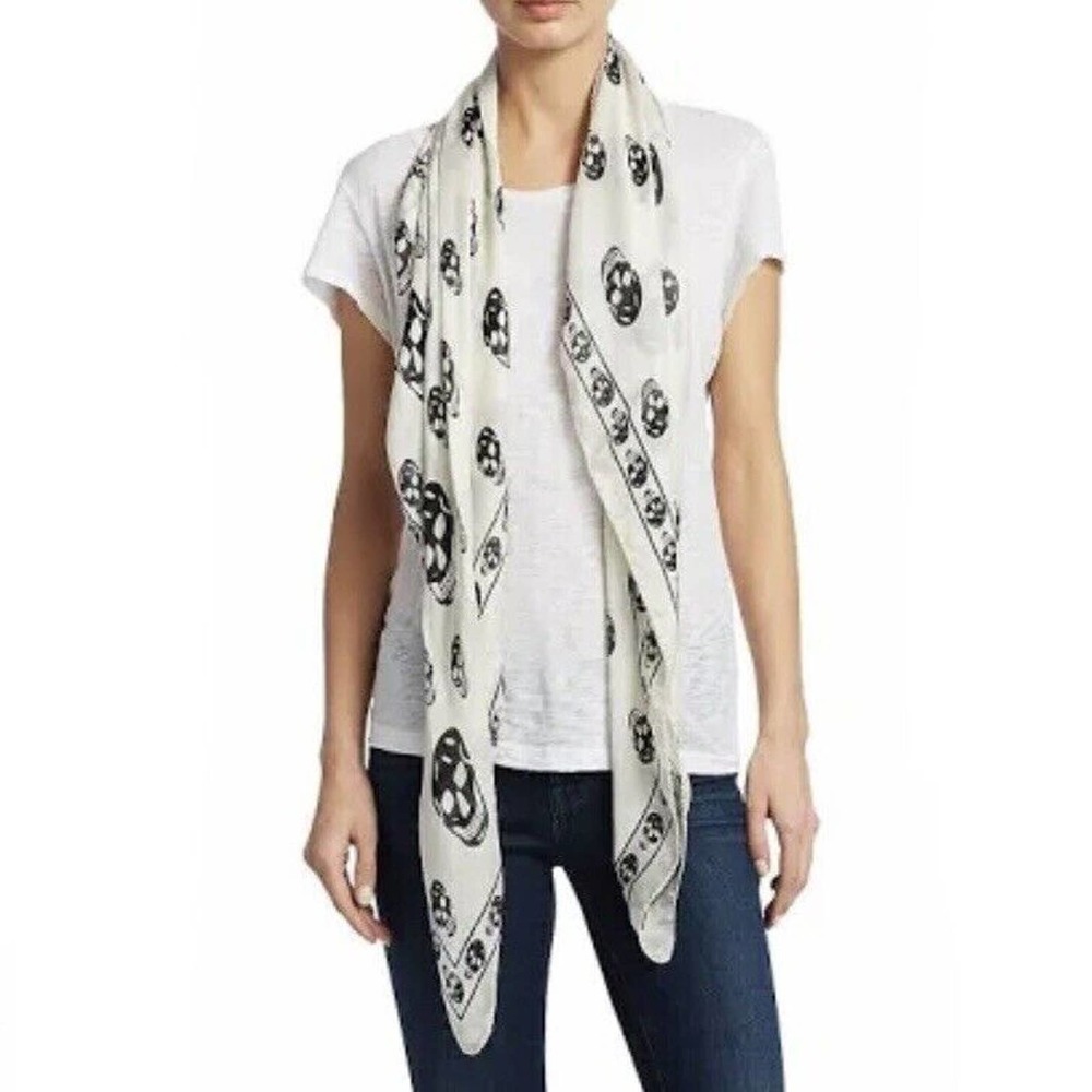Alexander McQueen NWOT Classic Silk Skull Scarf